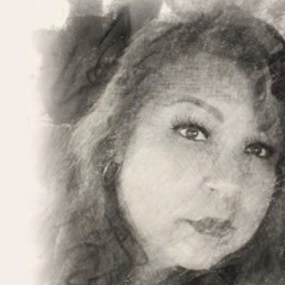Meet your Posher, Raquel